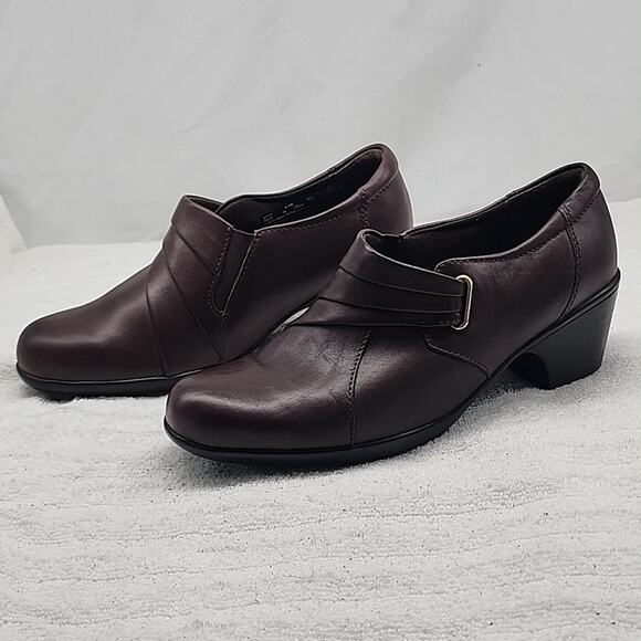 CLARKS BENDABLES BROWN HEELED LOAFERS BOOTIES LEATHER SIZE 8.5W - Picture 1 of 16
